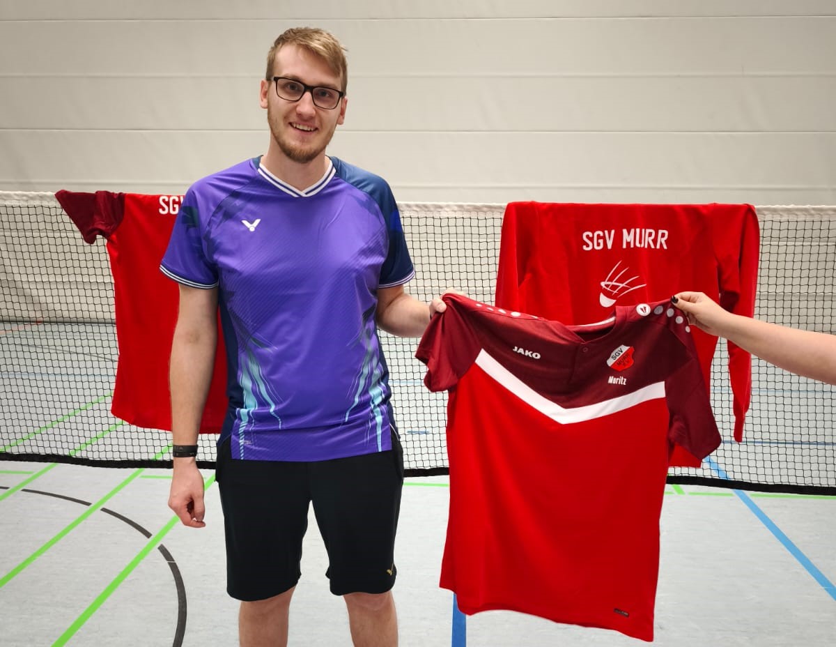 BadmintonTrikotübergabe